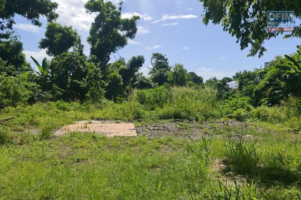 &Agrave; vendre terrain de 330 m2 enti&egrave;rement constructible &Agrave; Ste Suzanne