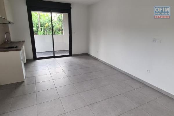 A louer grand studio neuf pour &eacute;tudiant d'environ 34 m&sup2; &agrave; l'universit&eacute; du Tampon