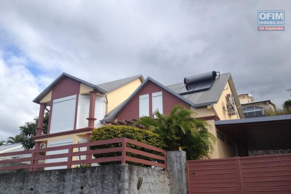 A LOUER MAISON F6 - GRANDE MONTEE - SAINTE MARIE