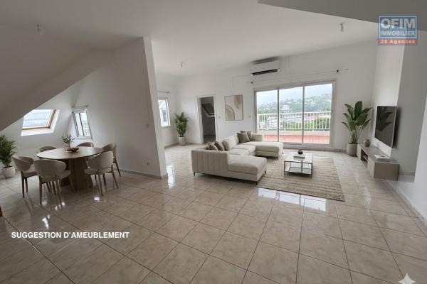 T4 &agrave; vendre &agrave; Ste Clotilde, proche de toutes les commodit&eacute;s, residence St Ferreol