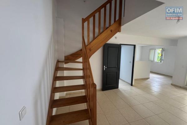 A vendre joli appartement duplex rénové de type F 2/3 proche du centre ville du Tampon