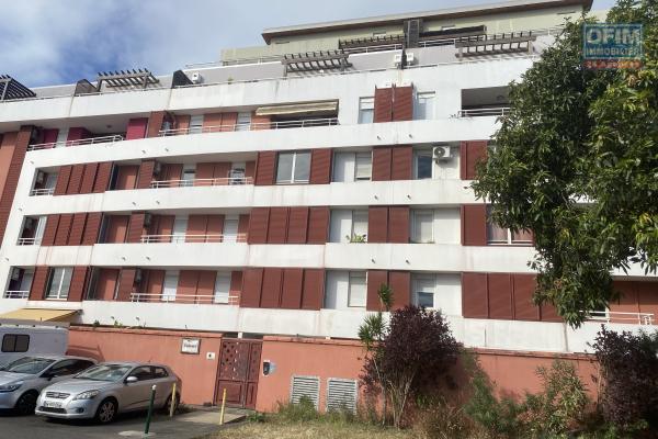 A vendre -Appartemnt T3 de 51 m2 avec varangue et parking fermé - Secteur Sainte-Clotilde