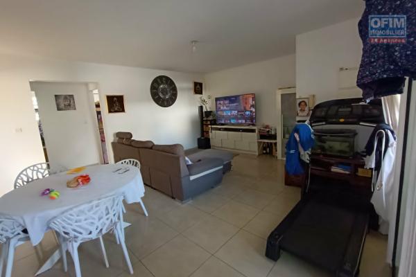 A vendre appartement 3 chambres avec jardin de 200 m2 à la Ravine des Cabris