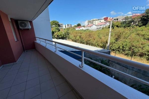 A vendre - Appartement T3 de 51 m2 avec varangue parking fermé-Secteur Sainte-Clotilde