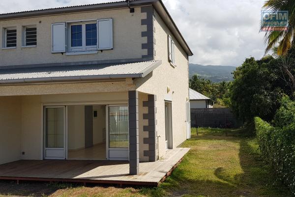 A louer villa F4 mitoyenne dans impasse proche route des Tamarins