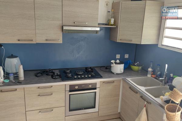 A louer &agrave; Piton Saint Leu appartement T4  triplex  en rez de jardin de 92 m2