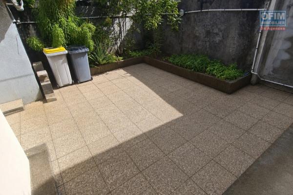 A Vendre Maison 2 chambres avec garage à SAINTE SUZANNE/ CENTRE