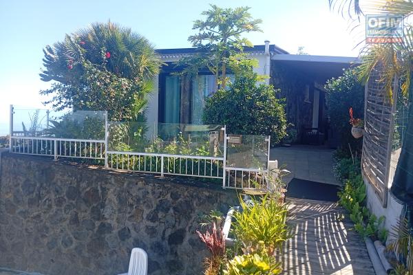 A VENDRE MAISON F3 DE PLAIN PIED DE 174 M2 DE SURFACE AVEC VUE MER A L'ETANG ST LEU