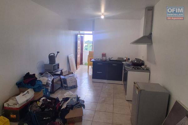 A LOUER appartement F2 à SAINT-GILLES HAUTS