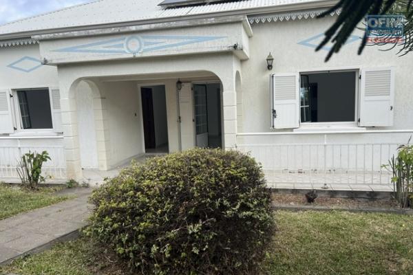 A louer villa F5 avec petite vue et proche du lycée des AVIRONS