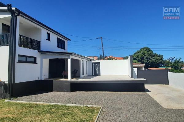 Villa F4 duplex au Tampon ligne des 400