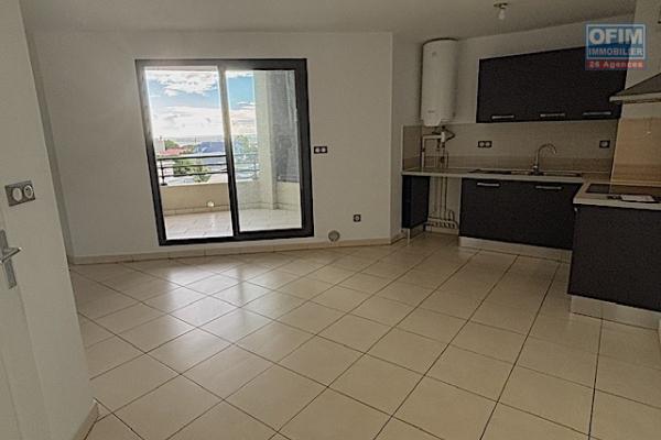 en vente T2 dans la residence Lobellia &agrave; Ste Clotilde proche de toutes les commodit&eacute;s .