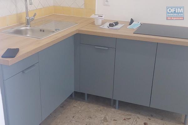 A louer appartement T2 très bien placé à Saint Leu centre