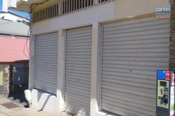 local commercial de 56 m2 Saint Pierre Centre-ville