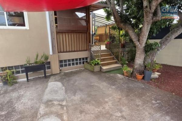 A louer ravissant F3 MEUBLE avec jardin et parking privatif