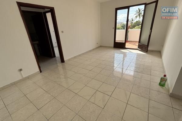 A vendre appartement T4 avec belle terrasse, à Ste Clotilde