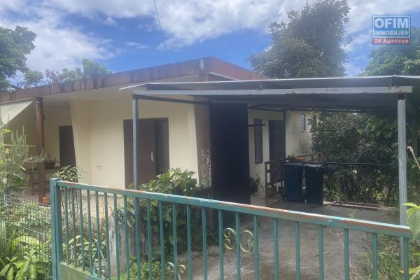 MAISON HABITABLE A RENOVER AVEC VUE MER -TERRAIN DE 1592 M2 - RAVINE A MALHEUR, LA POSSESSION.