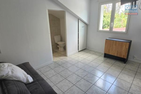 A louer joli studio MEUBLE proche de l'université ( ELECTRICITE, EAU ET WIFI COMPRIS)