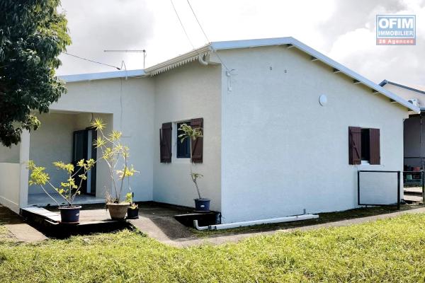 A louer maison F5 avec dépendance et jardin à Saint-Joseph