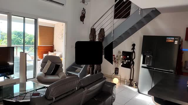 À VENDRE – Duplex T4 d’exception de 114 m2 à Bois d'Olive Saint-Pierre à 358 000€