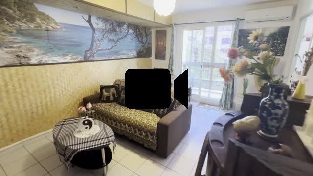 A vendre joli appartement F2 avec v&eacute;randa face au parc de la Trinit&eacute; - St Denis