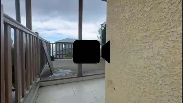 A louer superbe appartement F4 MEUBLE avec jardinet, vue mer et montagne la Plaine des Cafres 21&eacute;me Km