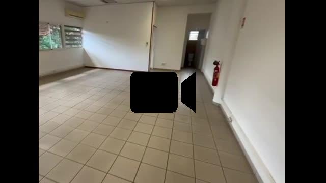 A louer - Ensemble de quatre superbes locaux professionnels de 70 m&sup2; chacun